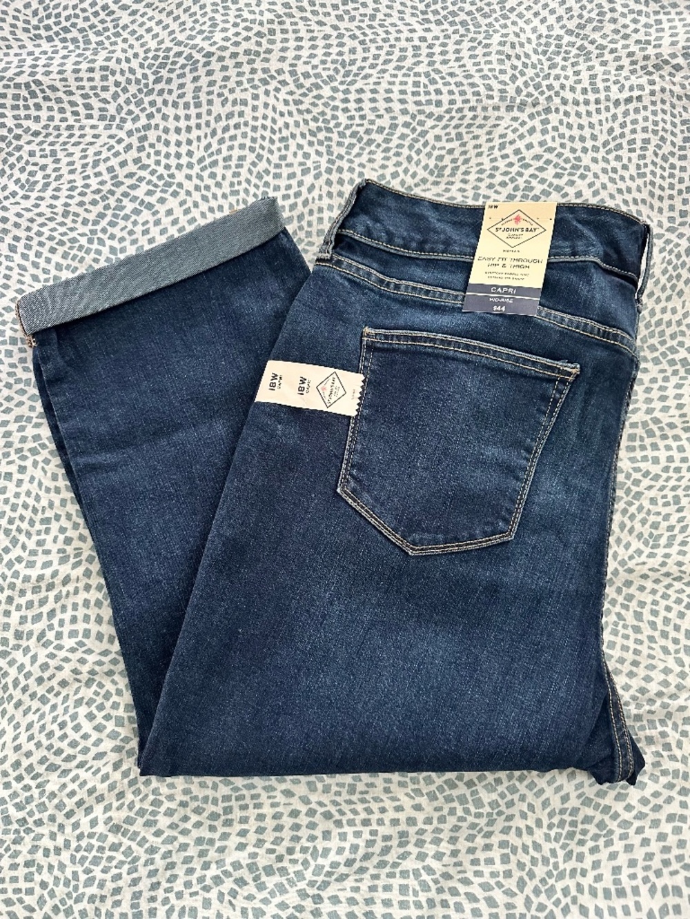 St. John's Bay Mid-Rise Capri Demin Pants